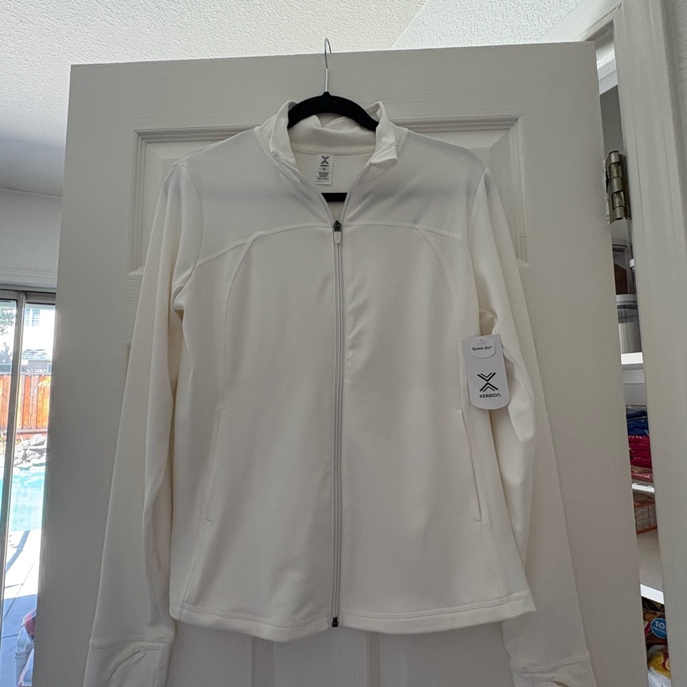 BRAND NEW WHITE XERSION JACKET SIZE M